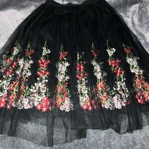 Embroidered skirt
